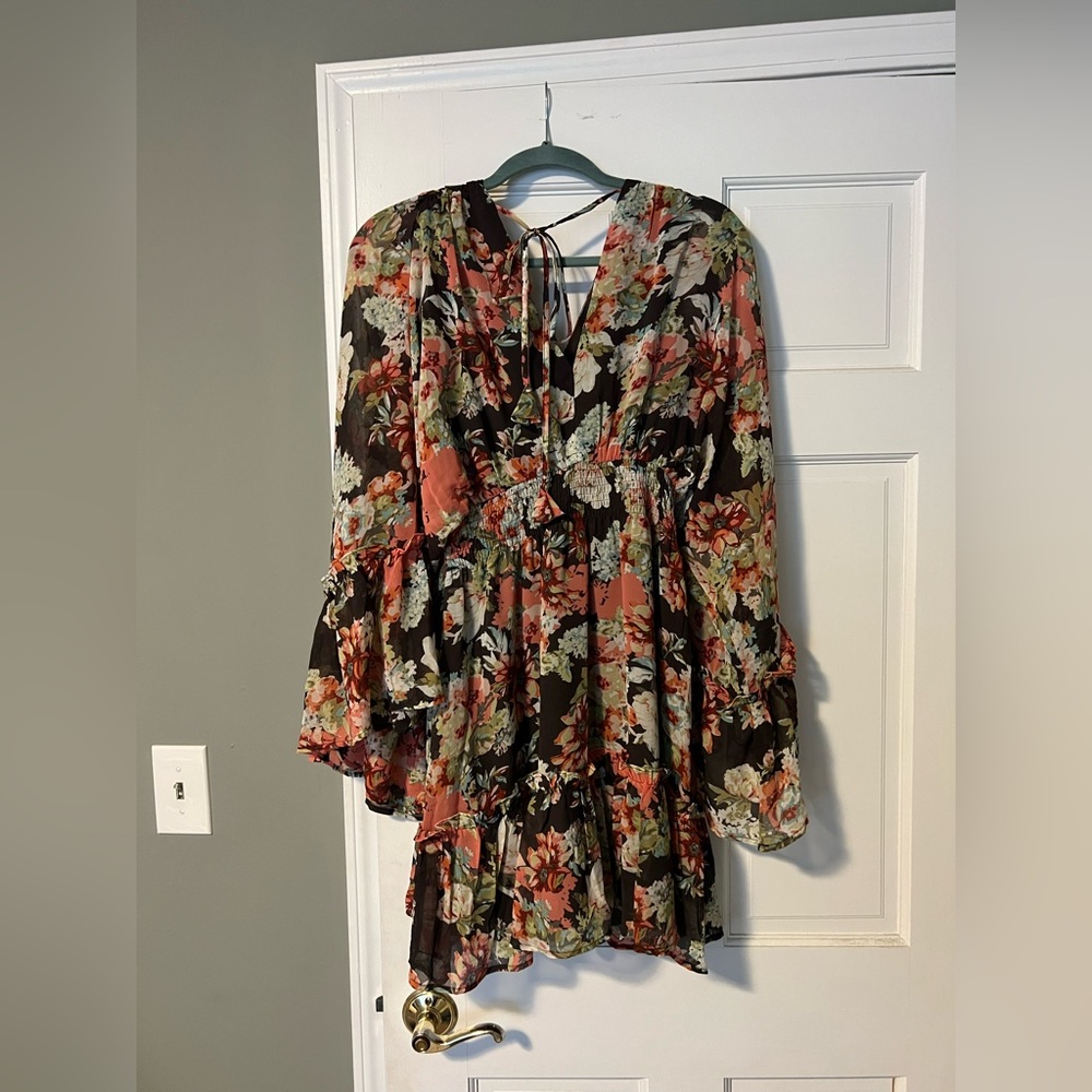 Flowy Vici dress. Size medium.